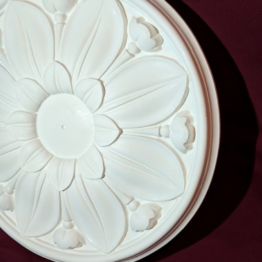 CC0045.jpg 400mm plaster ceiling rose - Leaf and flower design